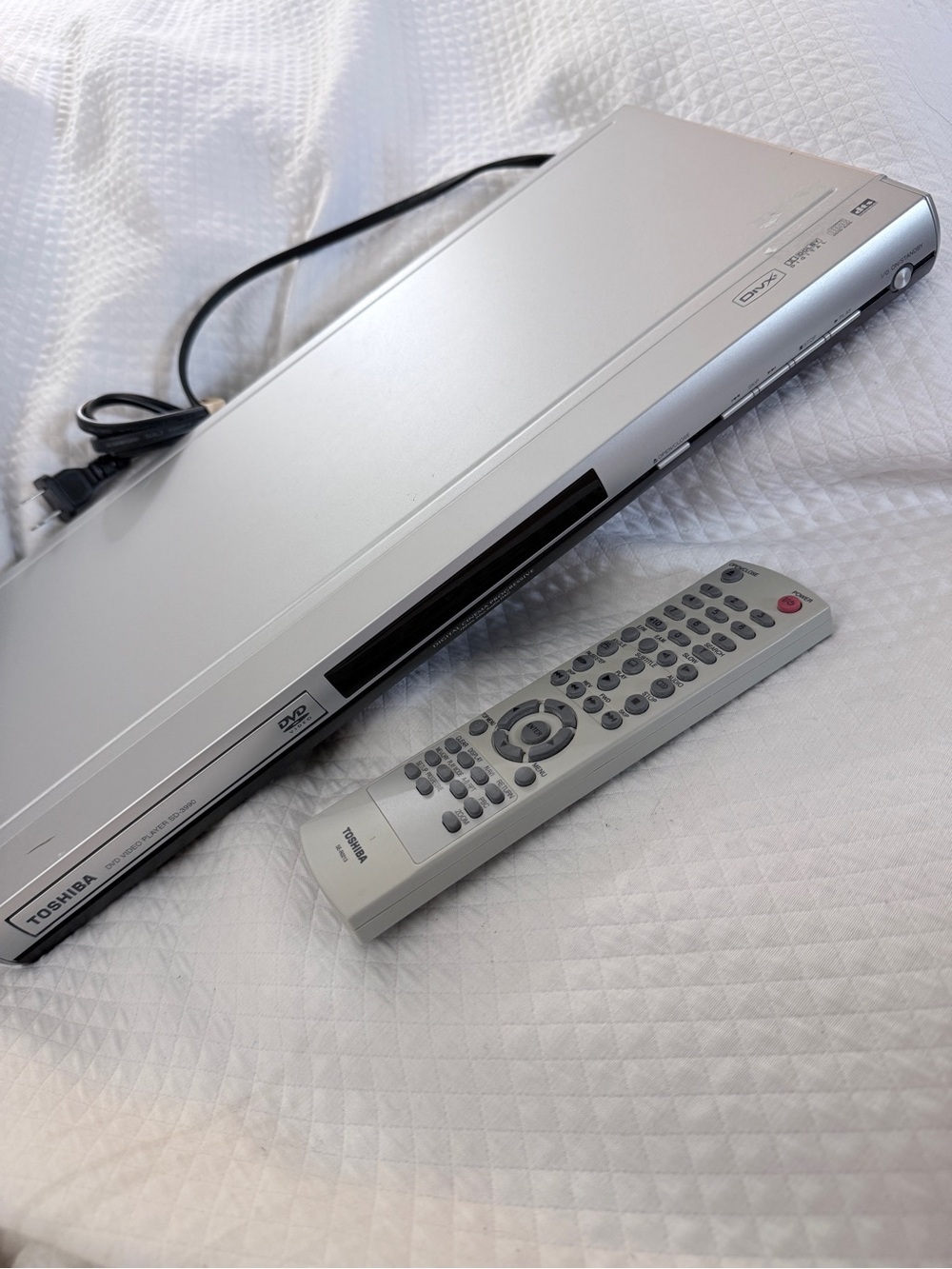 Toshiba SD-3990 Progressive Scan DVD Video Player with Original Remote Like New!